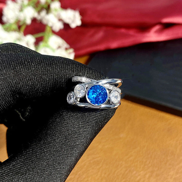 New Retro Hollow Inlaid Round Ring